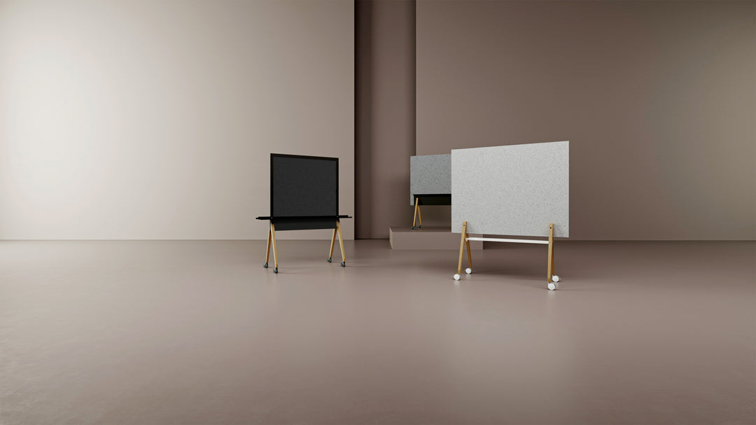 Pinnwände mit Holzbeinen