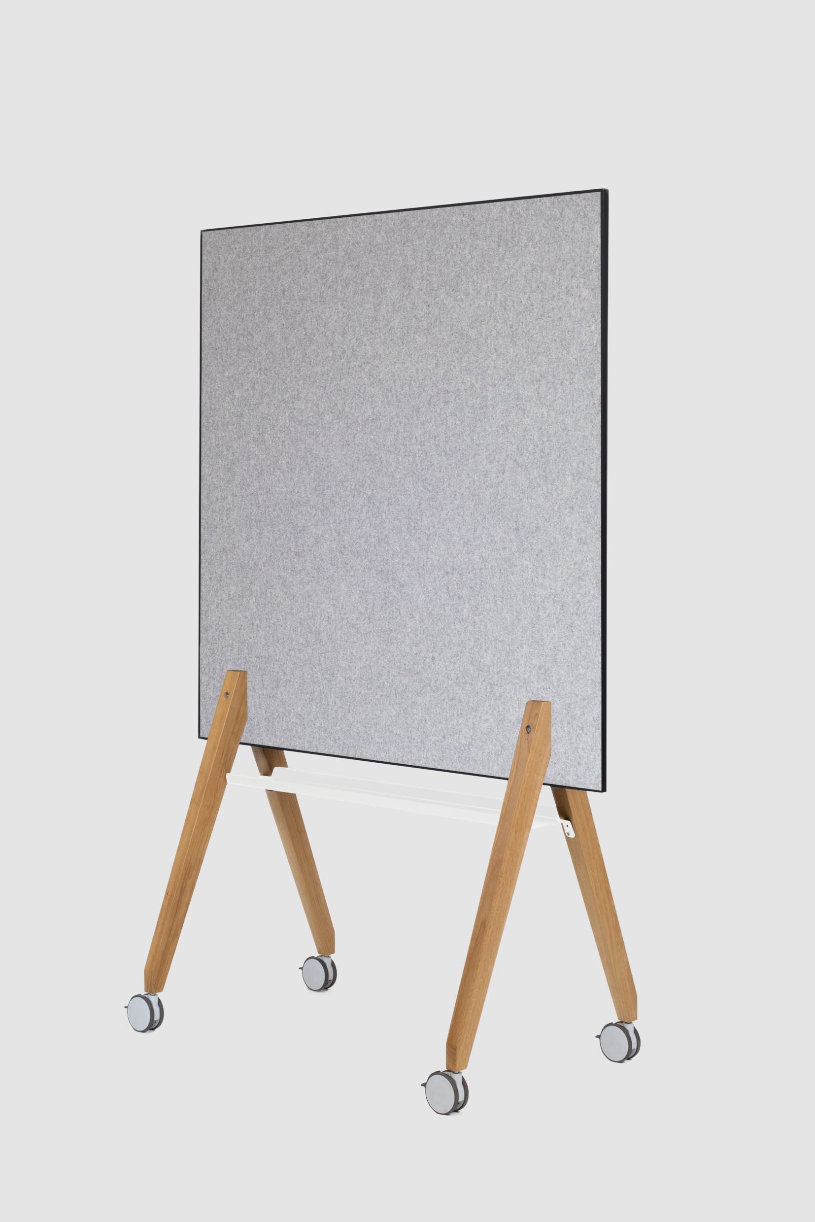 Pin Up on tour 120 Schwarz, Ablage Weiß, Eiche und Weiße Rollen